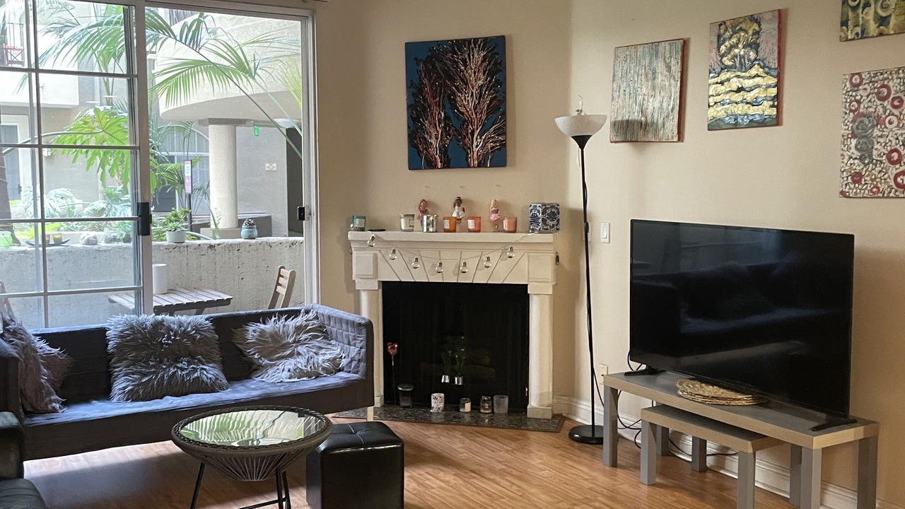 Photo of Livingroom in La Brea