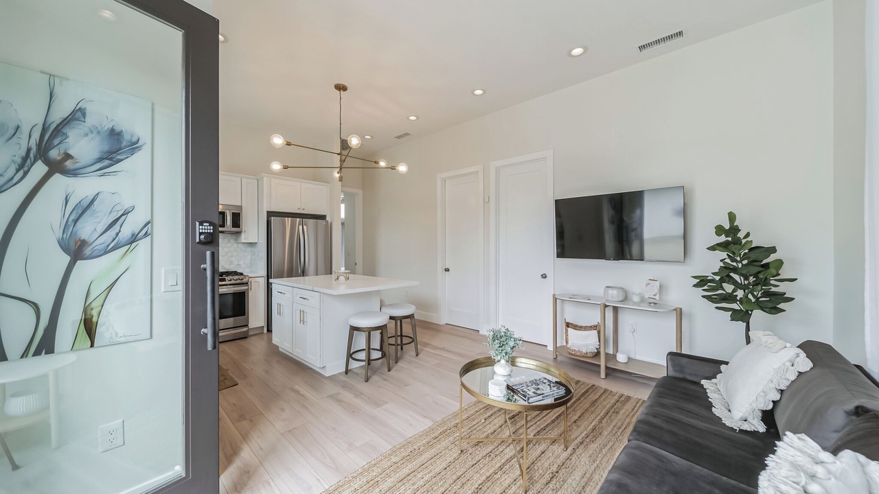 Photo of Livingroom in Claremont