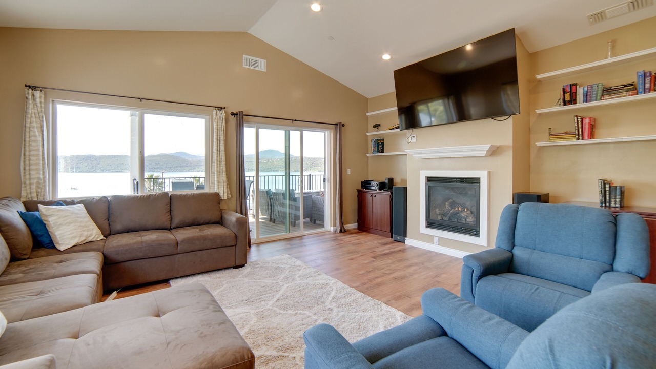 Photo of Livingroom in Clearlake