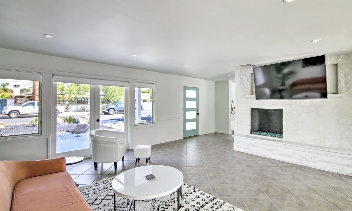 Photo of Livingroom in Deepwell Estates