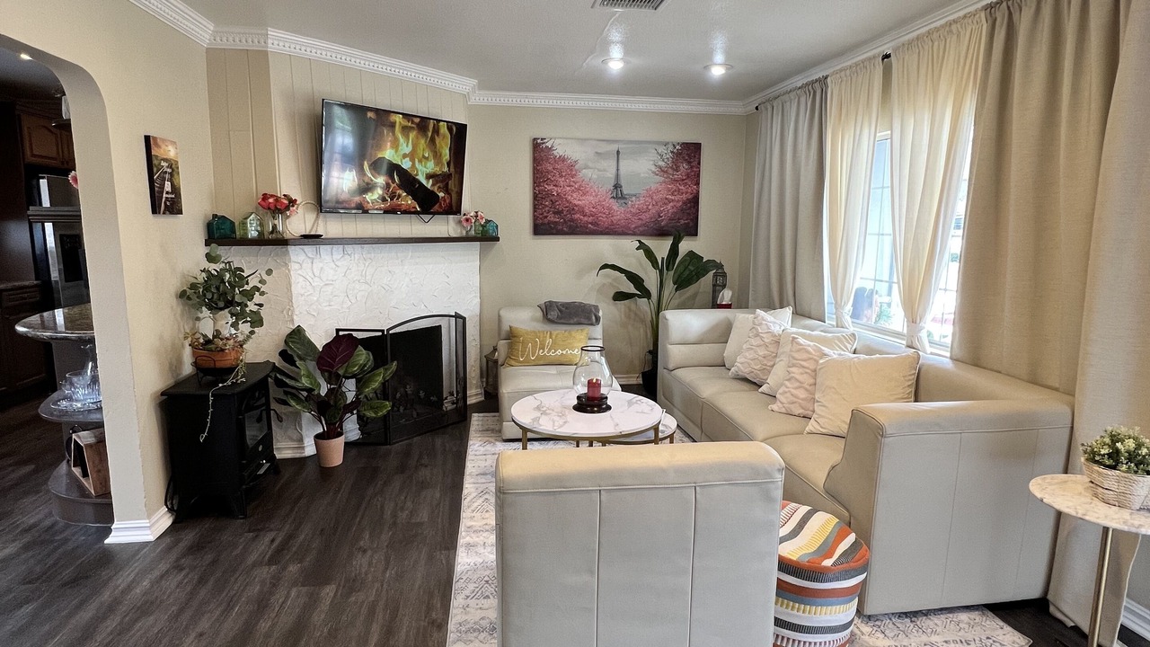 Photo of Livingroom in Upland