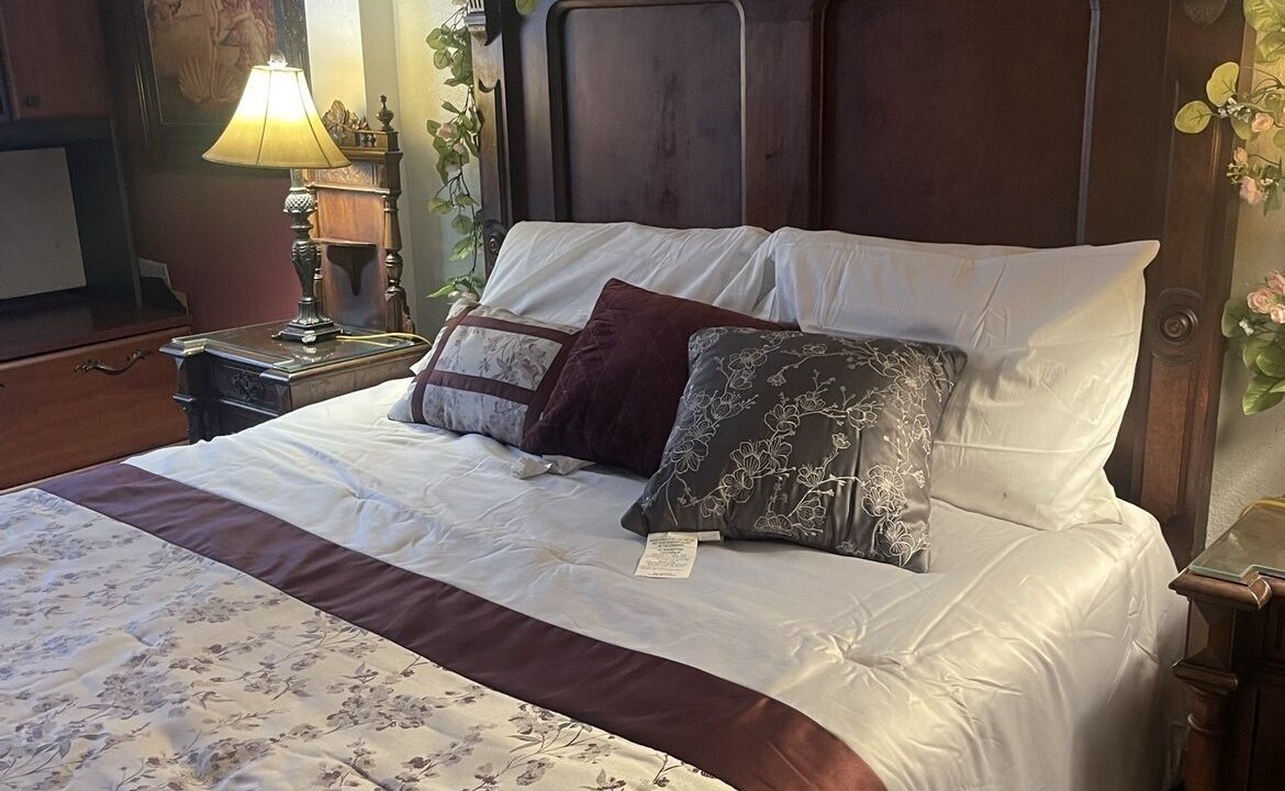 Photo of Bedroom in Downtown Riverside