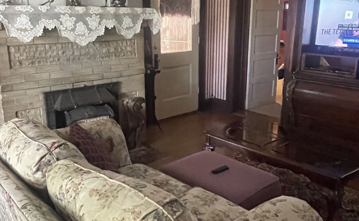 Photo of Livingroom in Downtown Riverside