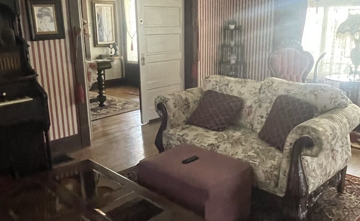Photo of Livingroom in Downtown Riverside
