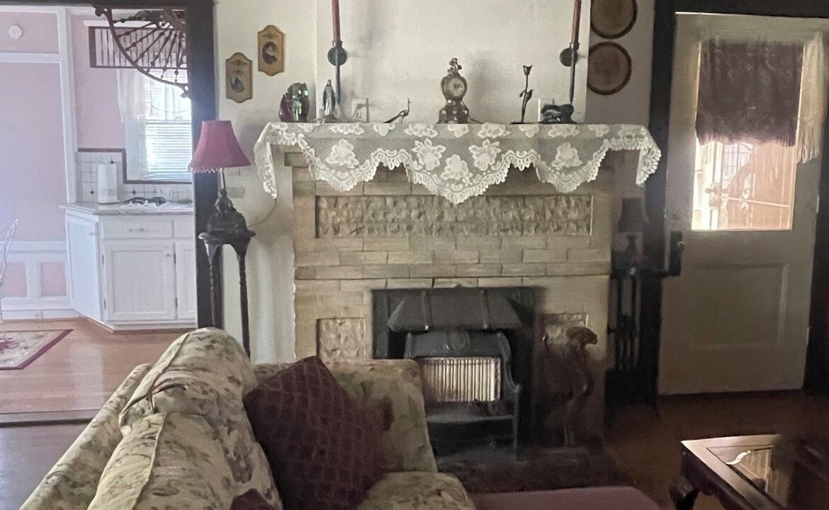 Photo of Livingroom in Downtown Riverside