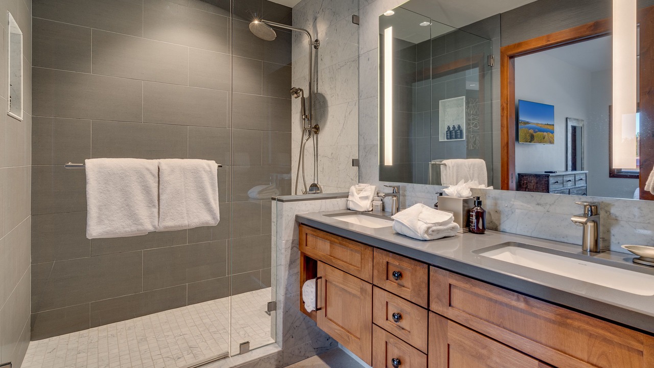Photo of Bathroom in Lakeside Park