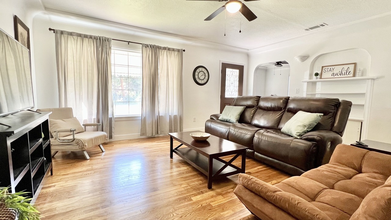 Photo of Livingroom in Porterville