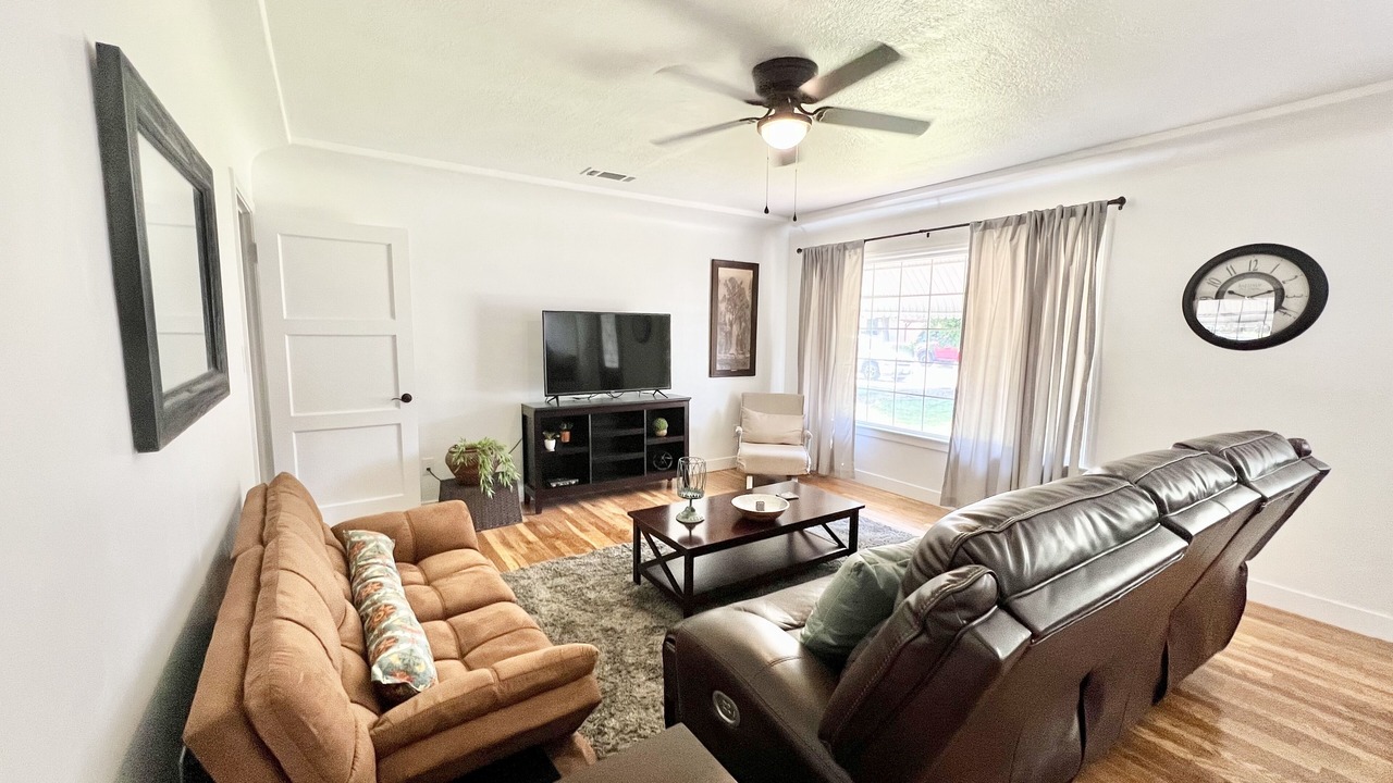 Photo of Livingroom in Porterville