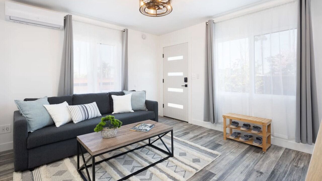 Photo of Livingroom in Grant Hill