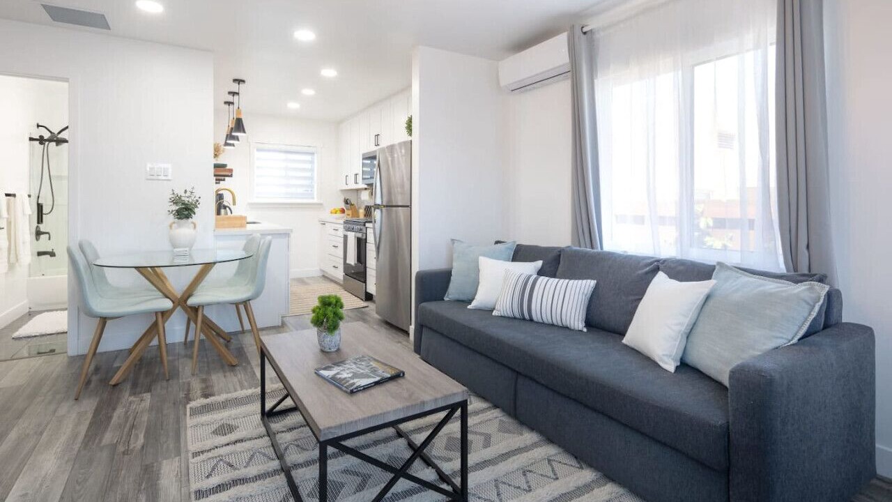 Photo of Livingroom in Grant Hill