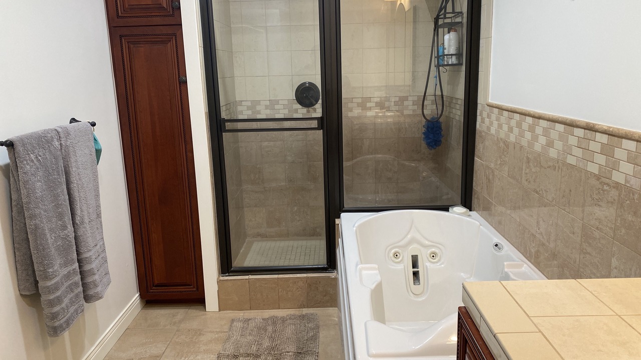 Photo of Bathroom in The Plaza