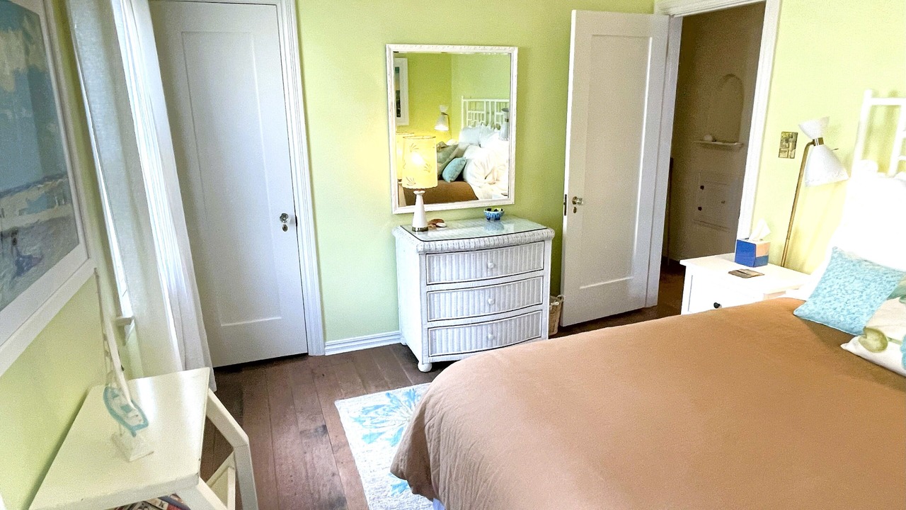 Photo of Bedroom in Belmont Shore