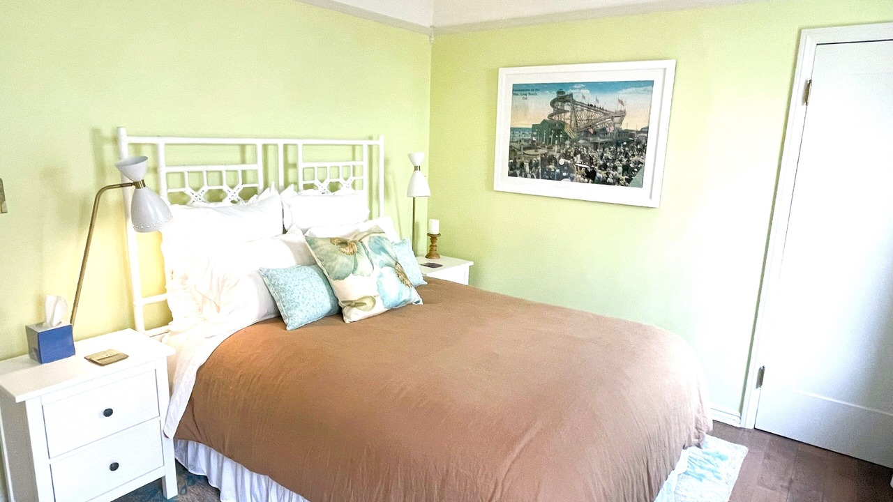 Photo of Bedroom in Belmont Shore