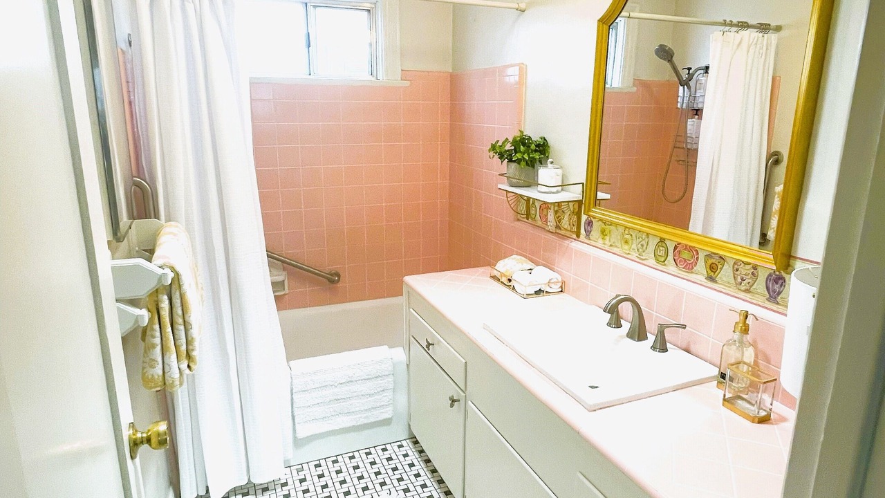 Photo of Bathroom in Belmont Shore