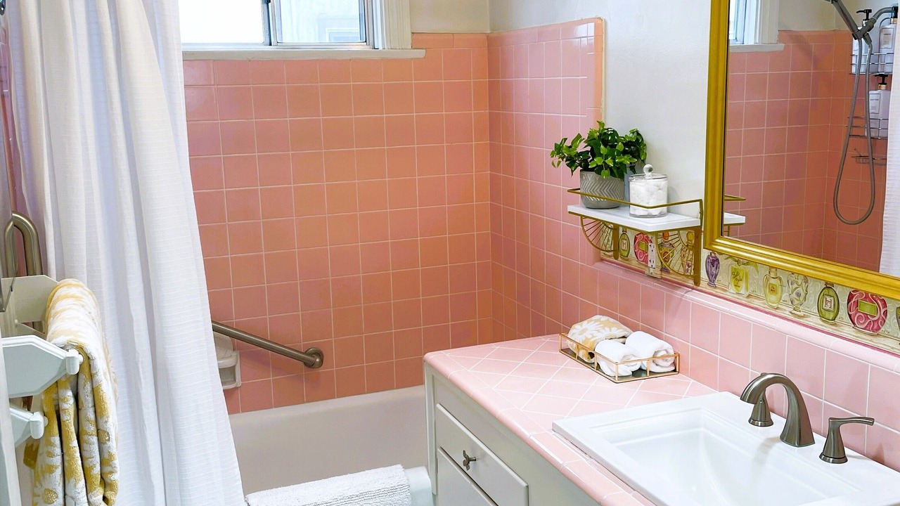 Photo of Bathroom in Belmont Shore