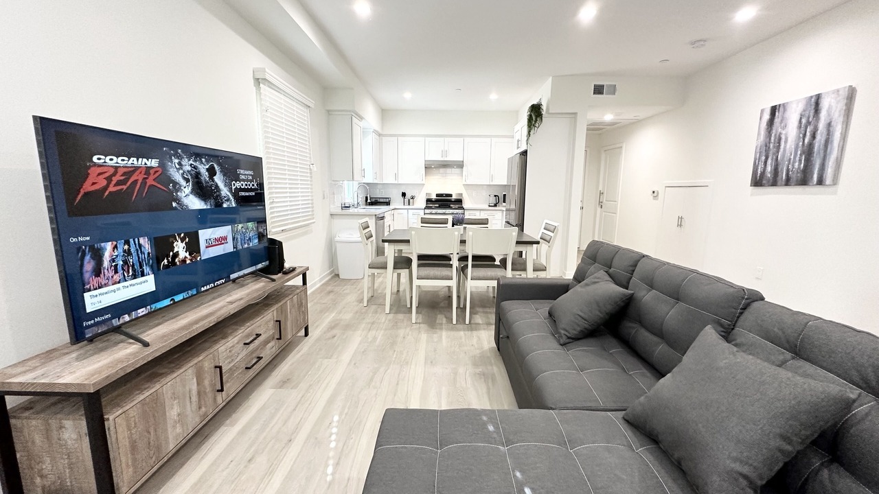 Photo of Livingroom in Lamanda Park