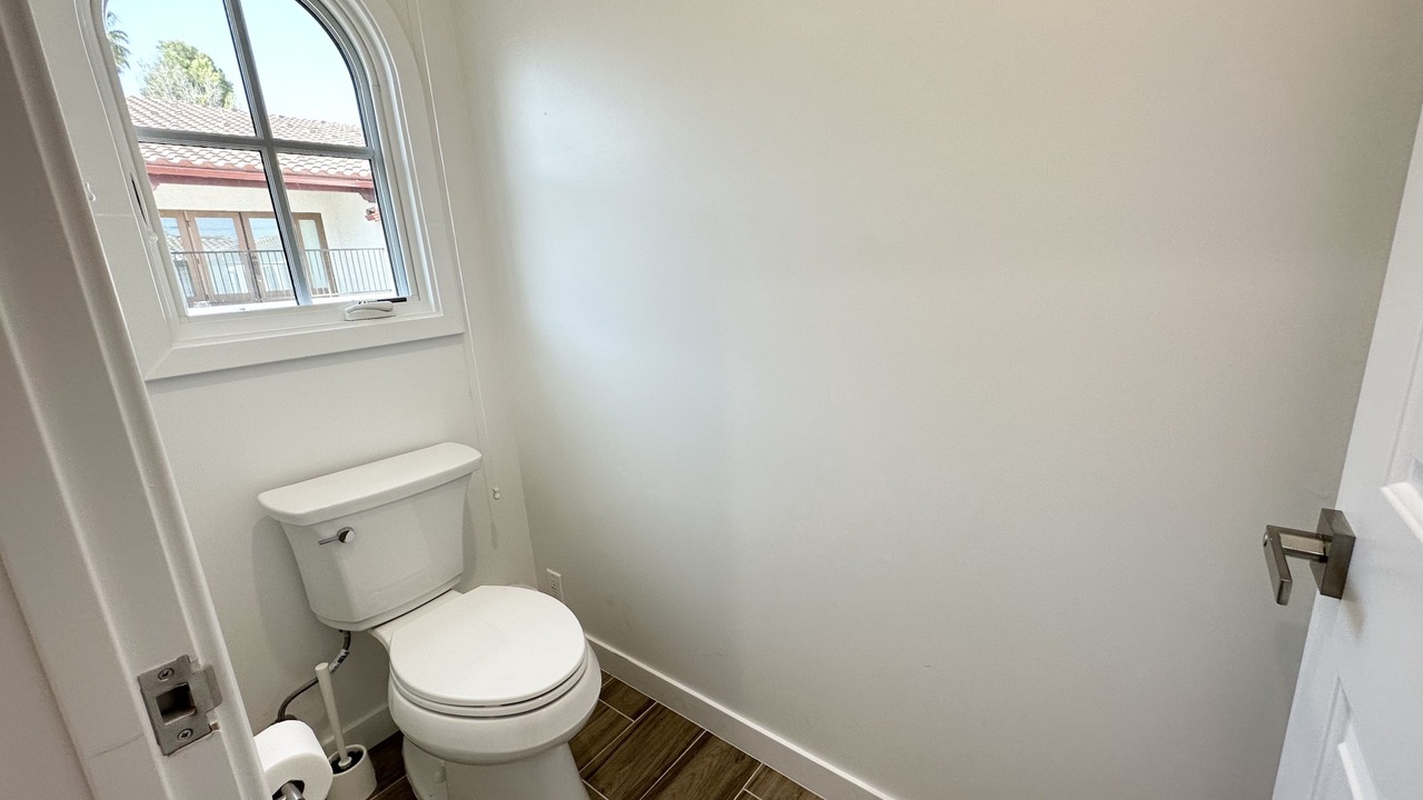 Photo of Bathroom in Lamanda Park