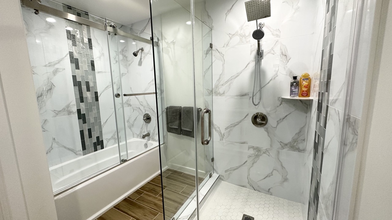 Photo of Bathroom in Lamanda Park