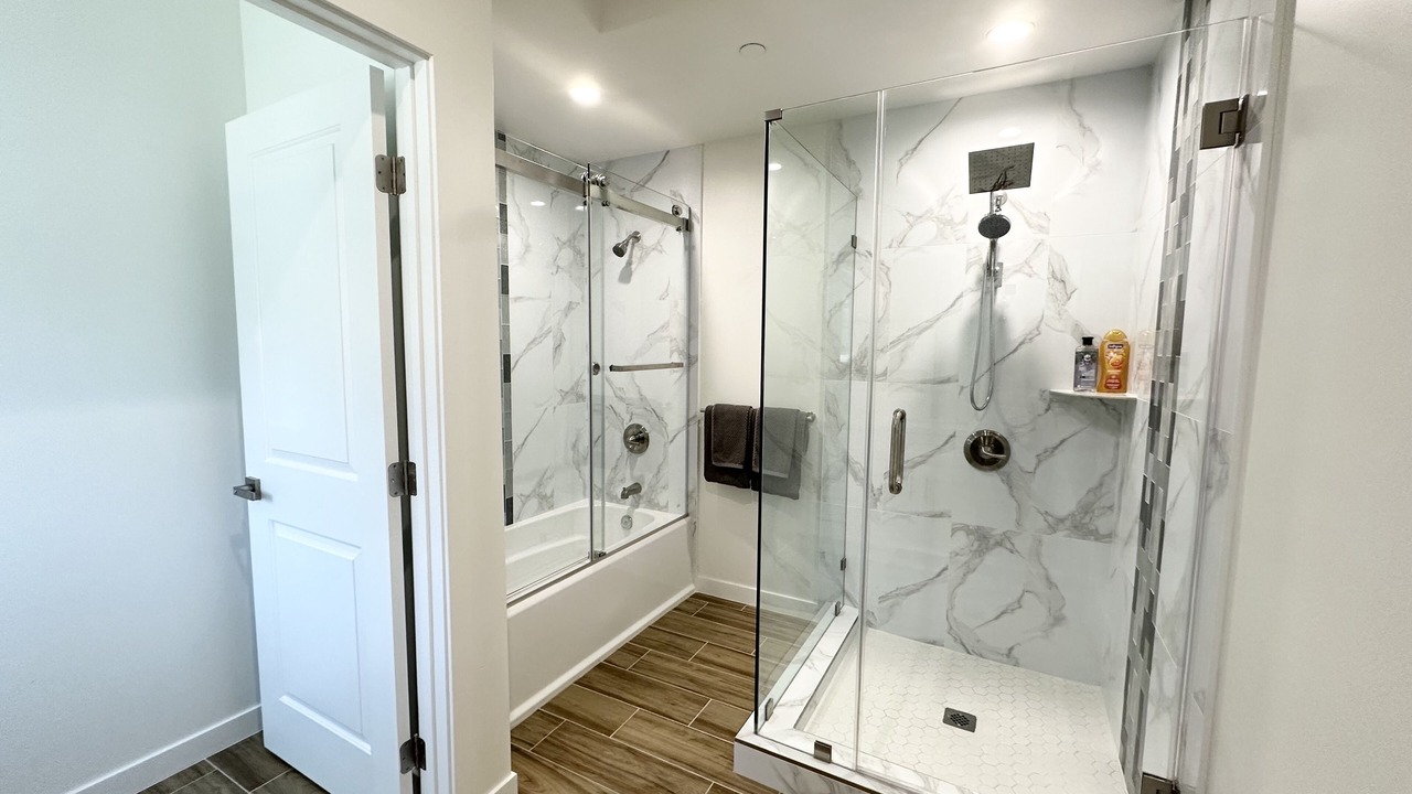 Photo of Bathroom in Lamanda Park