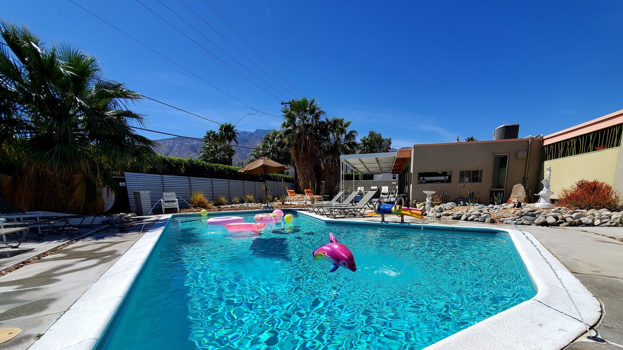 Photo of Outdoor in Racquet Club Estates