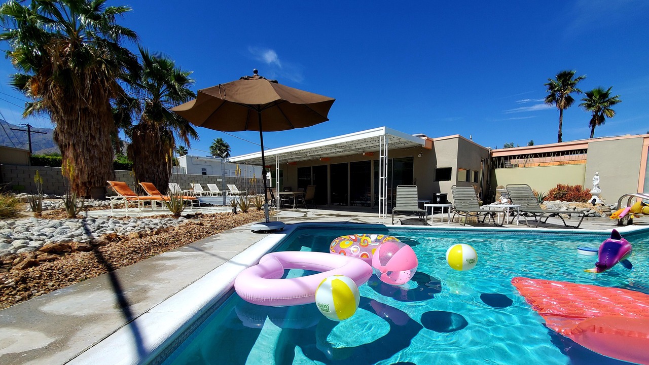 Photo of Outdoor in Racquet Club Estates
