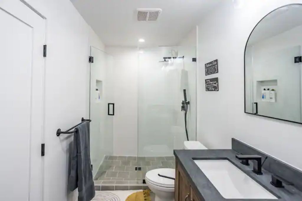 Photo of Bathroom in Reseda