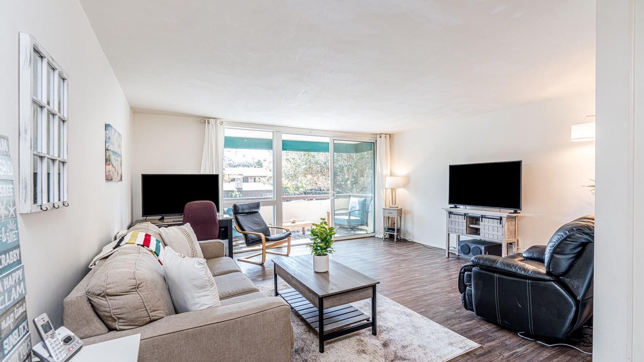 Photo of Livingroom in Beach Barber Tract