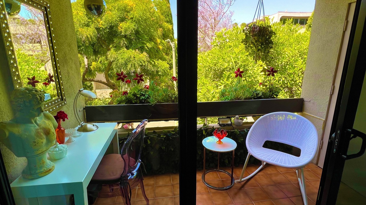 Photo of Patio Balcony in West Hollywood