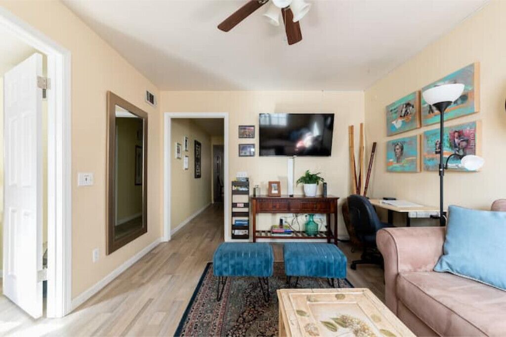 Photo of Livingroom in Belmont Heights