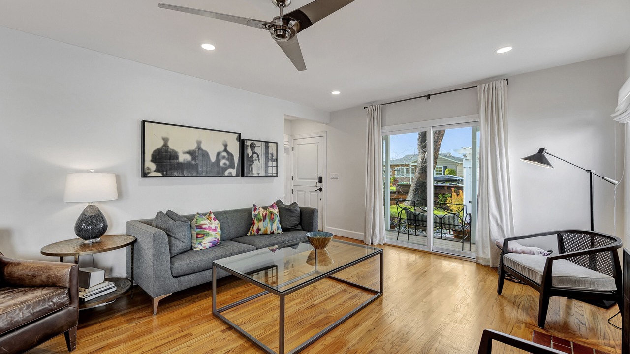 Photo of Livingroom in East Side Costa Mesa