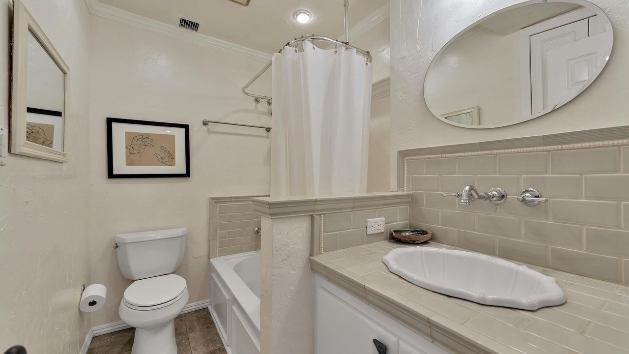 Photo of Bathroom in East Side Costa Mesa