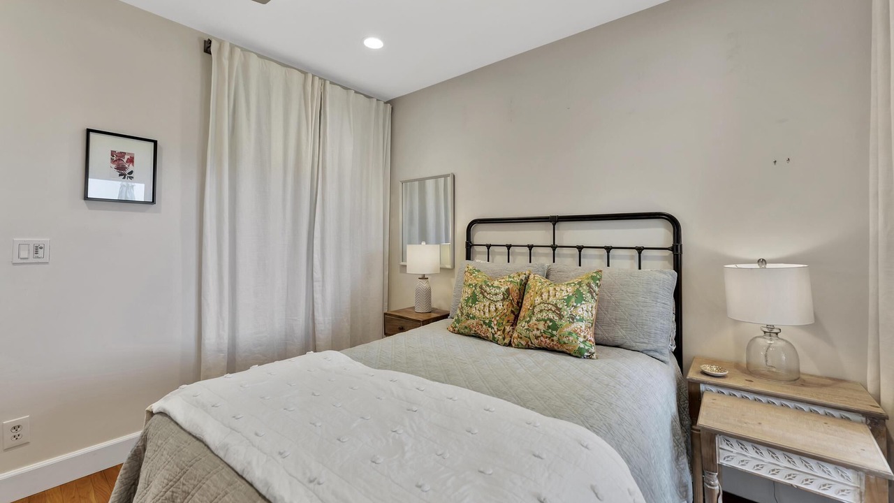 Photo of Bedroom in East Side Costa Mesa