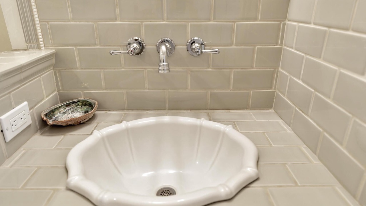 Photo of Bathroom in East Side Costa Mesa