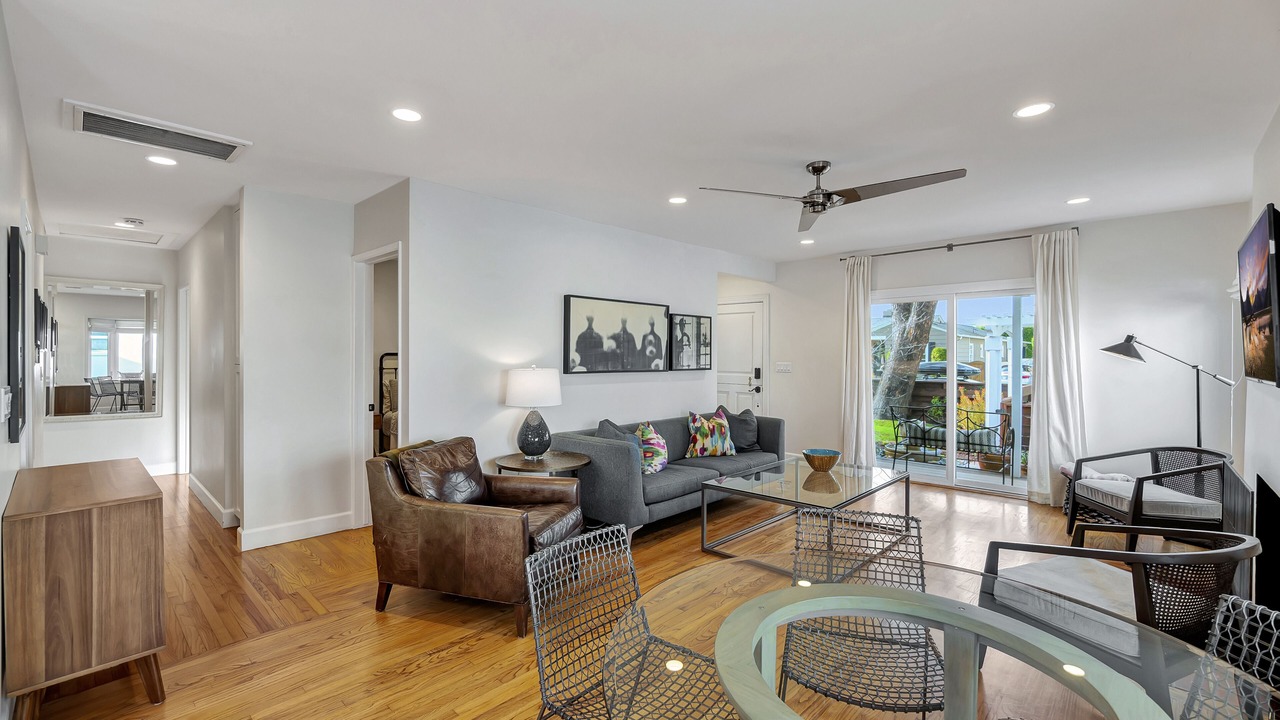 Photo of Livingroom in East Side Costa Mesa