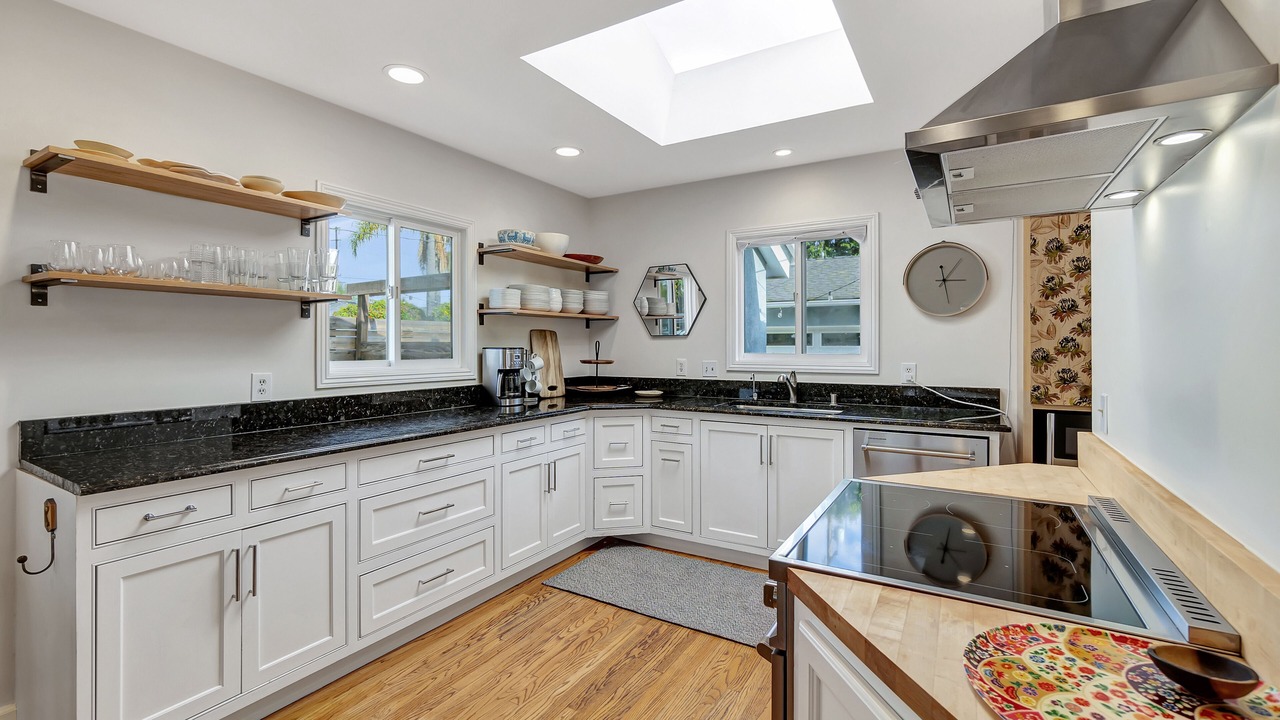 Photo of Kitchen in East Side Costa Mesa