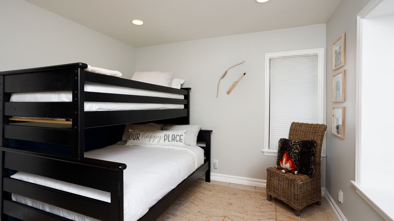 Photo of Bedroom in Lake Arrowhead