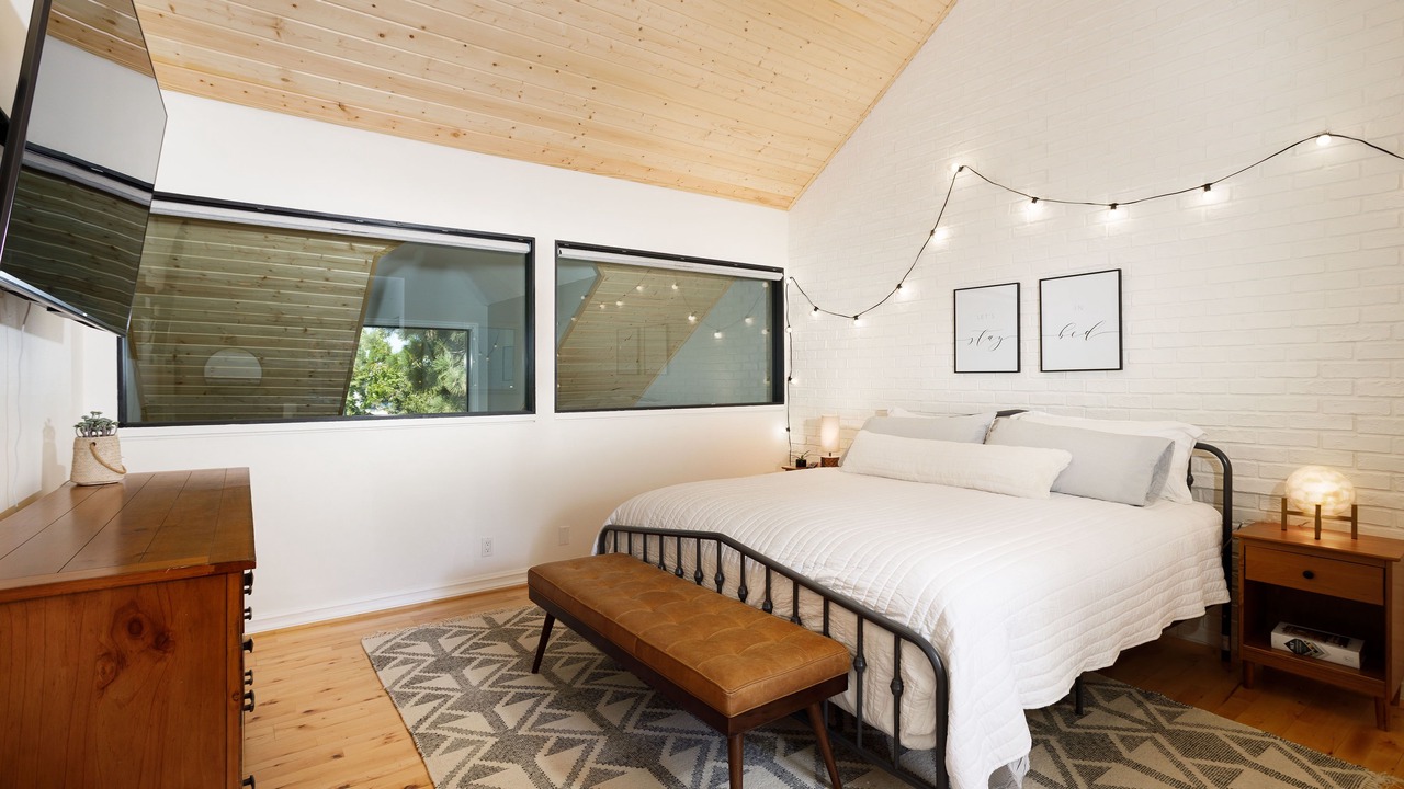 Photo of Bedroom in Lake Arrowhead
