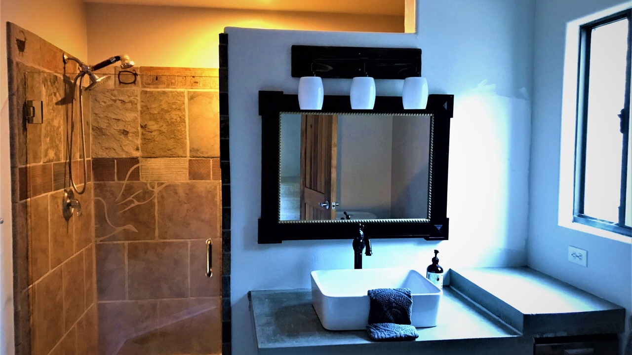 Photo of Bathroom in Twin Peaks