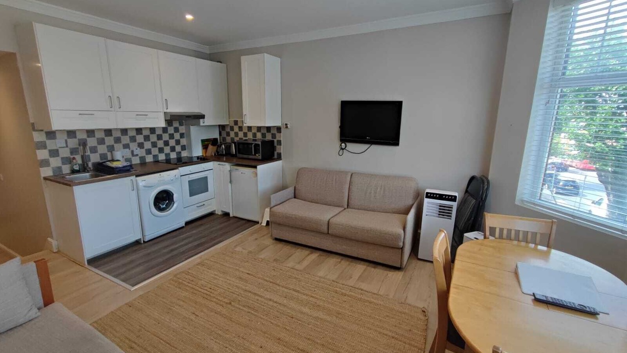 Photo of Livingroom in Brondesbury Park