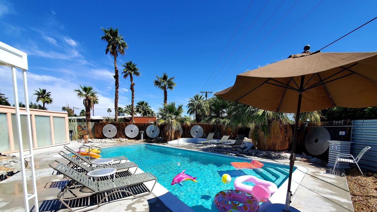 Photo of Outdoor in Racquet Club Estates