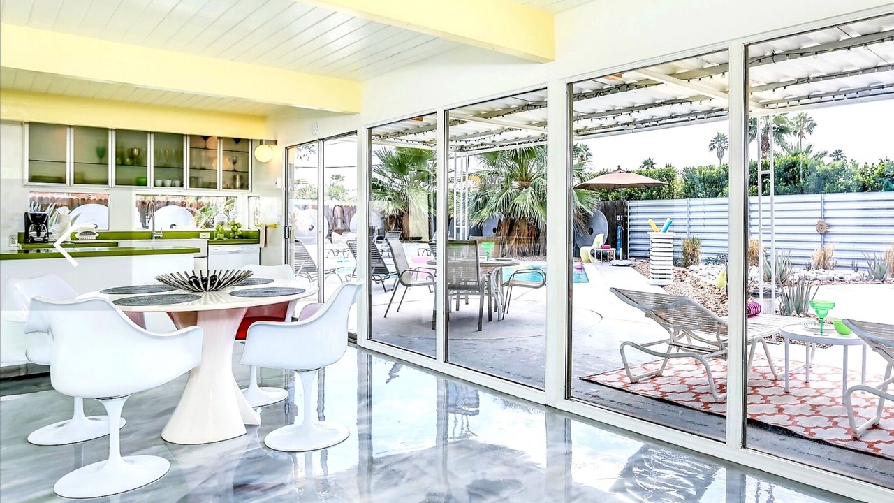 Photo of Outdoor in Racquet Club Estates