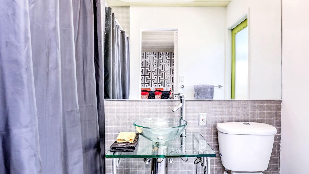 Photo of Bathroom in Racquet Club Estates
