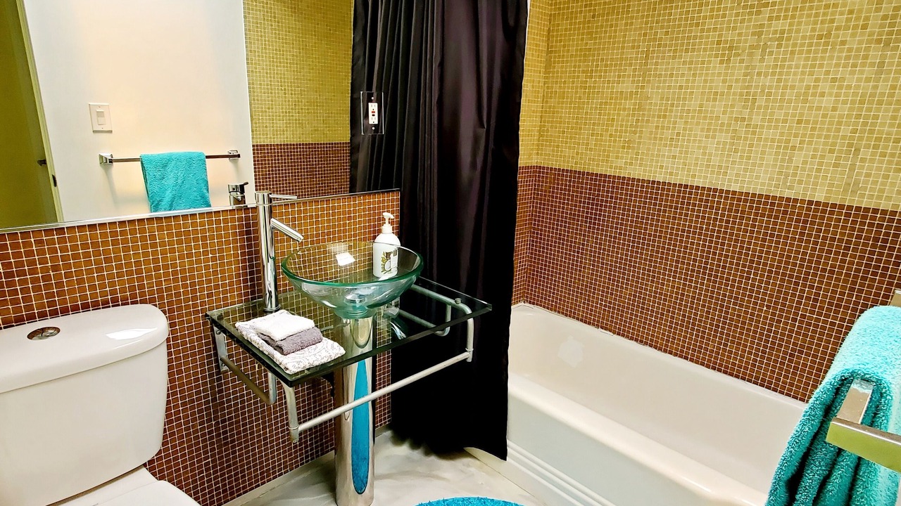 Photo of Bathroom in Racquet Club Estates