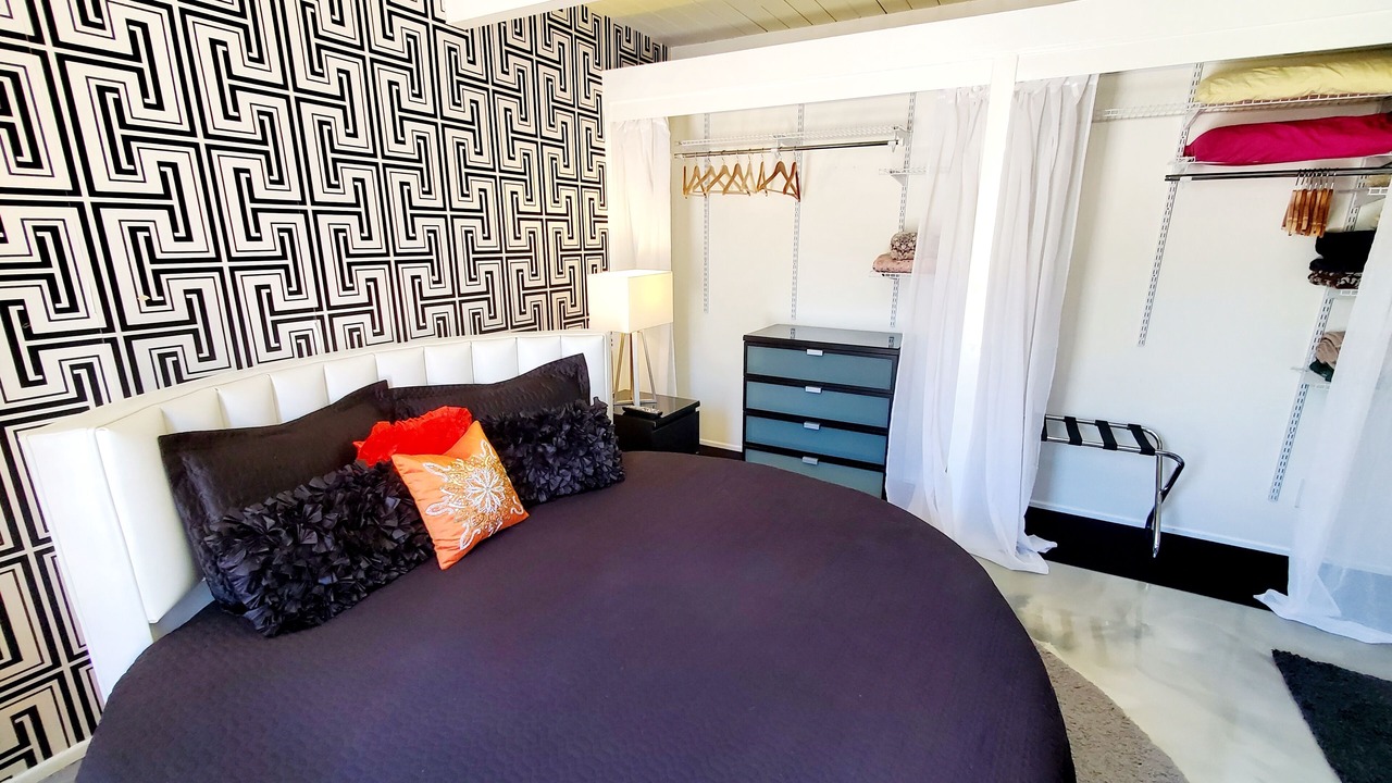 Photo of Bedroom in Racquet Club Estates