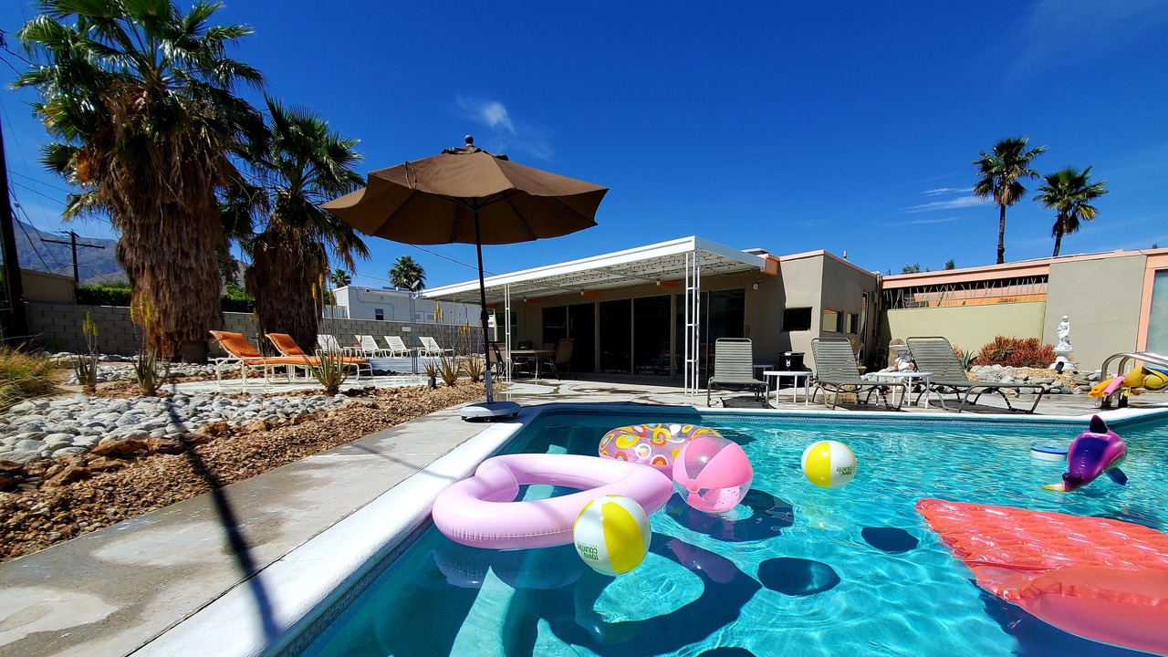 Photo of Outdoor in Racquet Club Estates