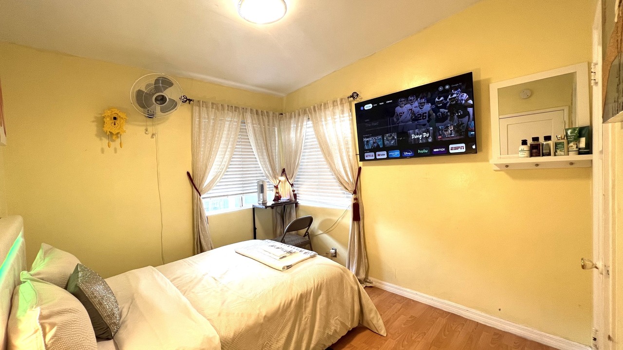 Photo of Bedroom in El Monte