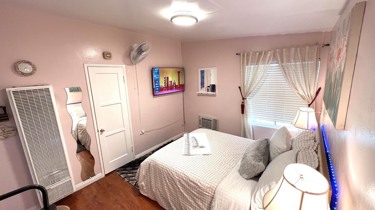 Photo of Bedroom in El Monte
