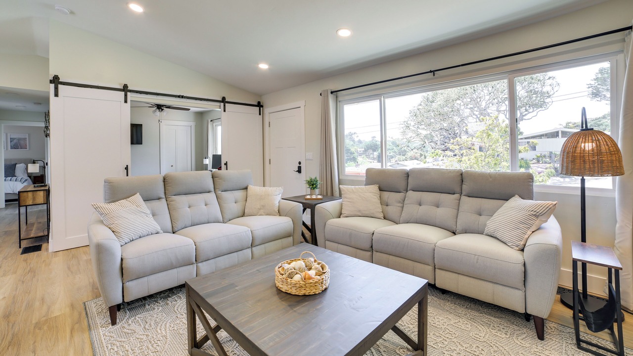 Photo of Livingroom in Del Rey Oaks