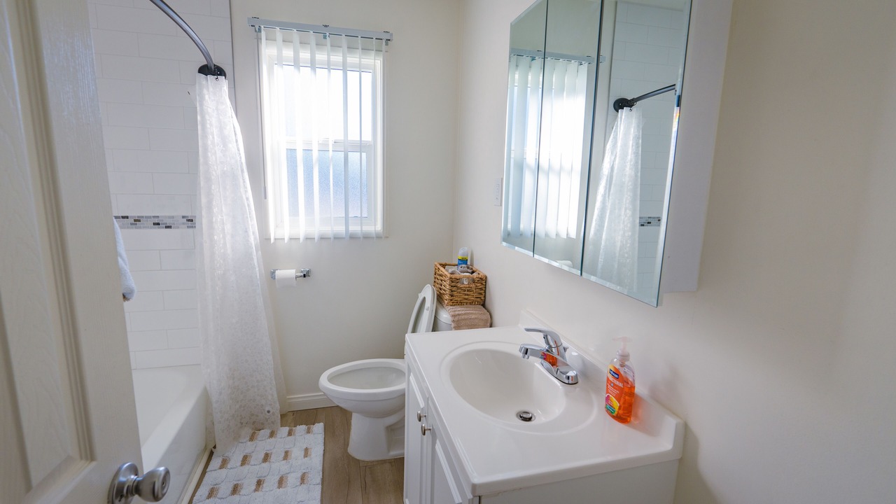 Photo of Bathroom in North Long Beach