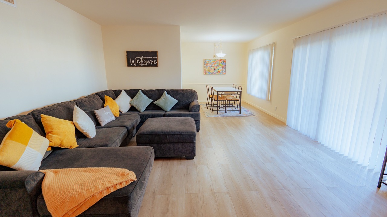 Photo of Livingroom in North Long Beach